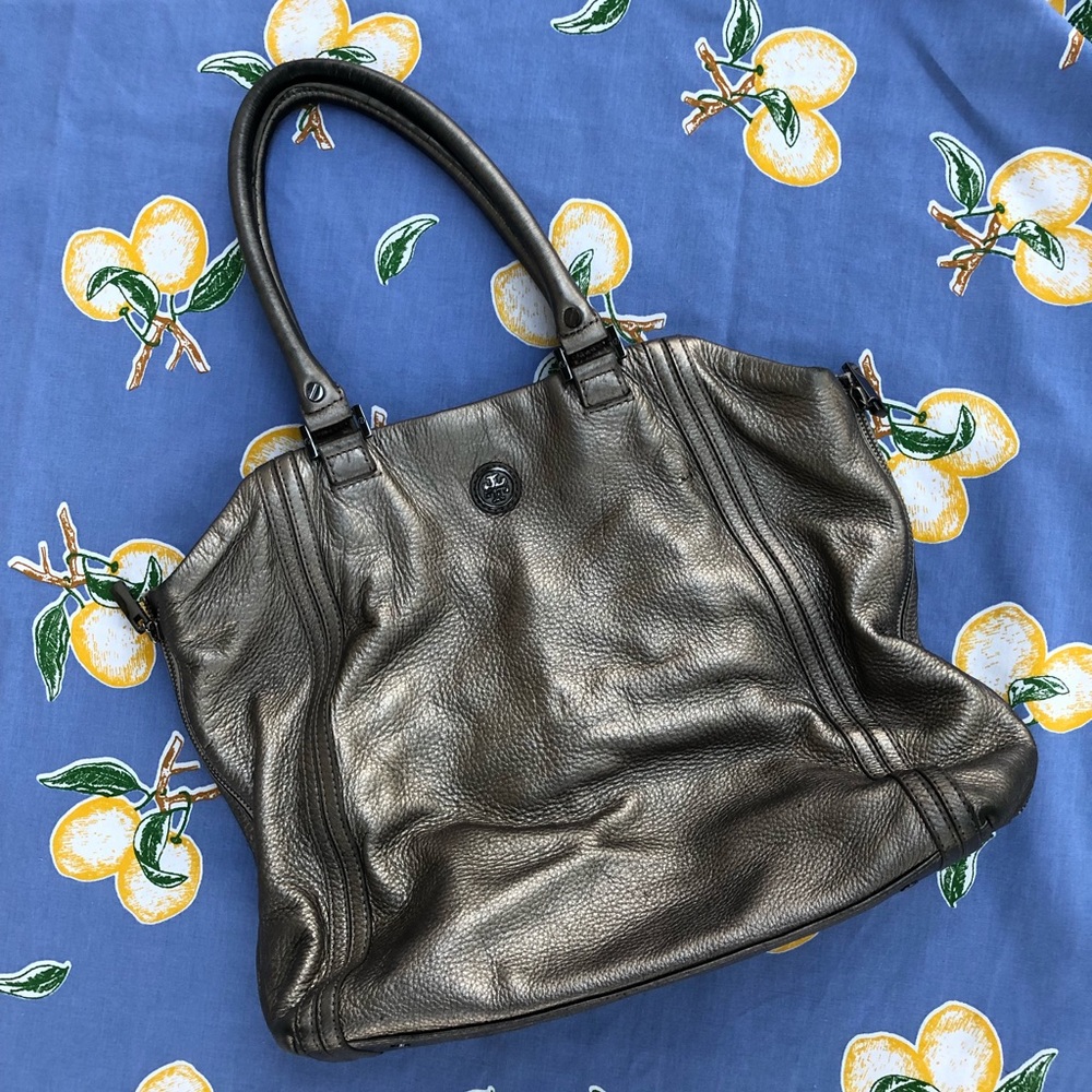 Very loved Tory Burch bag